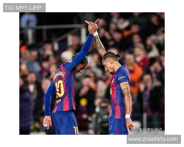 梅西再度献绝技，巴萨蝉联榜首，皇马连平滑坡