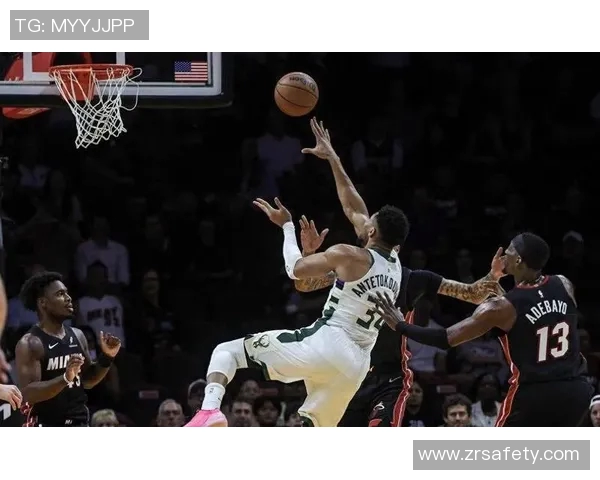 雄鹿客场大胜热火，字母哥砍下全队最高得分